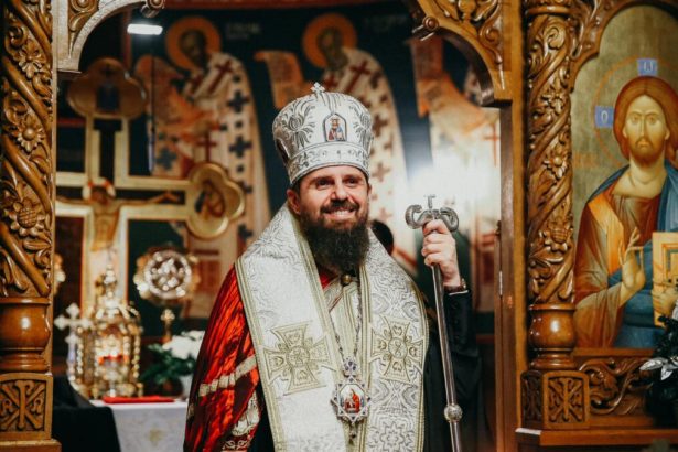 VIDEO Procesiune religioasa la Zalau coordonata de Episcopul Benedict