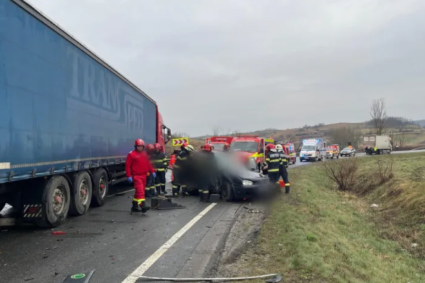 foto accident tragic pe drumul zalau cluj in sampaul 5 persoane se afla intre viata si moarte