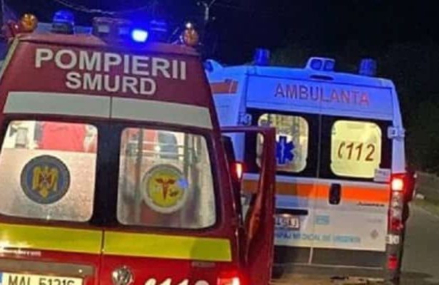 Accident in Samsud un sofer beat a lovit un gard cu masina apoi a ricosat intr un autoturism parcat