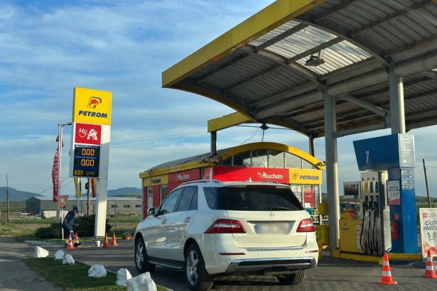 Crasna se confrunta cu o penurie totala de combustibil stocurile de benzina si motorina s au epuizat