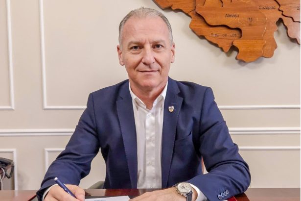 Dinu Iancu Salajanu s a autosuspendat din functia de presedinte al PNL Salaj