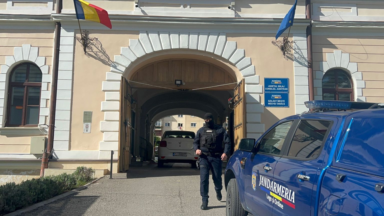 Directorul Consiliului Judetean Salaj acuzat de DNA de primirea unei spagi de 5000 de euro avea un salariu de 2500 de euro pe luna