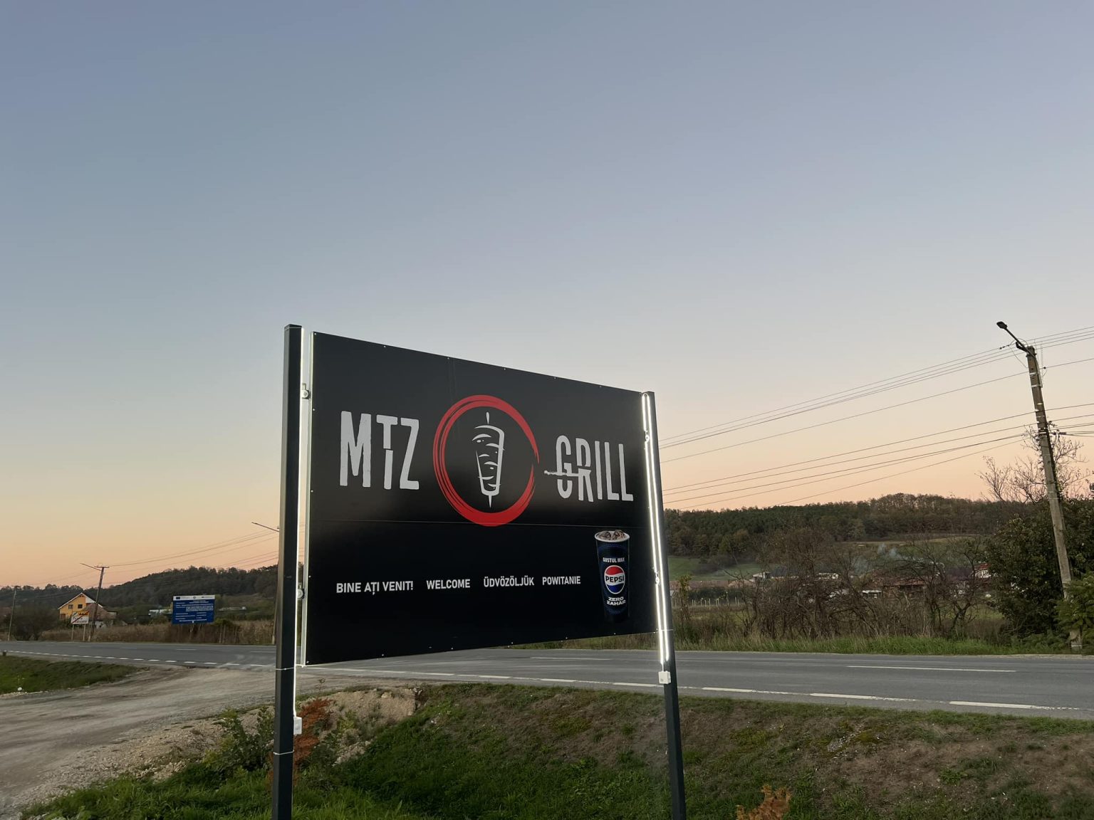 Echipa MTZ Grill va doreste un Paste Fericit