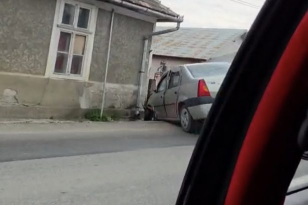 FOTO O persoana ranita in accidentul de la Creaca
