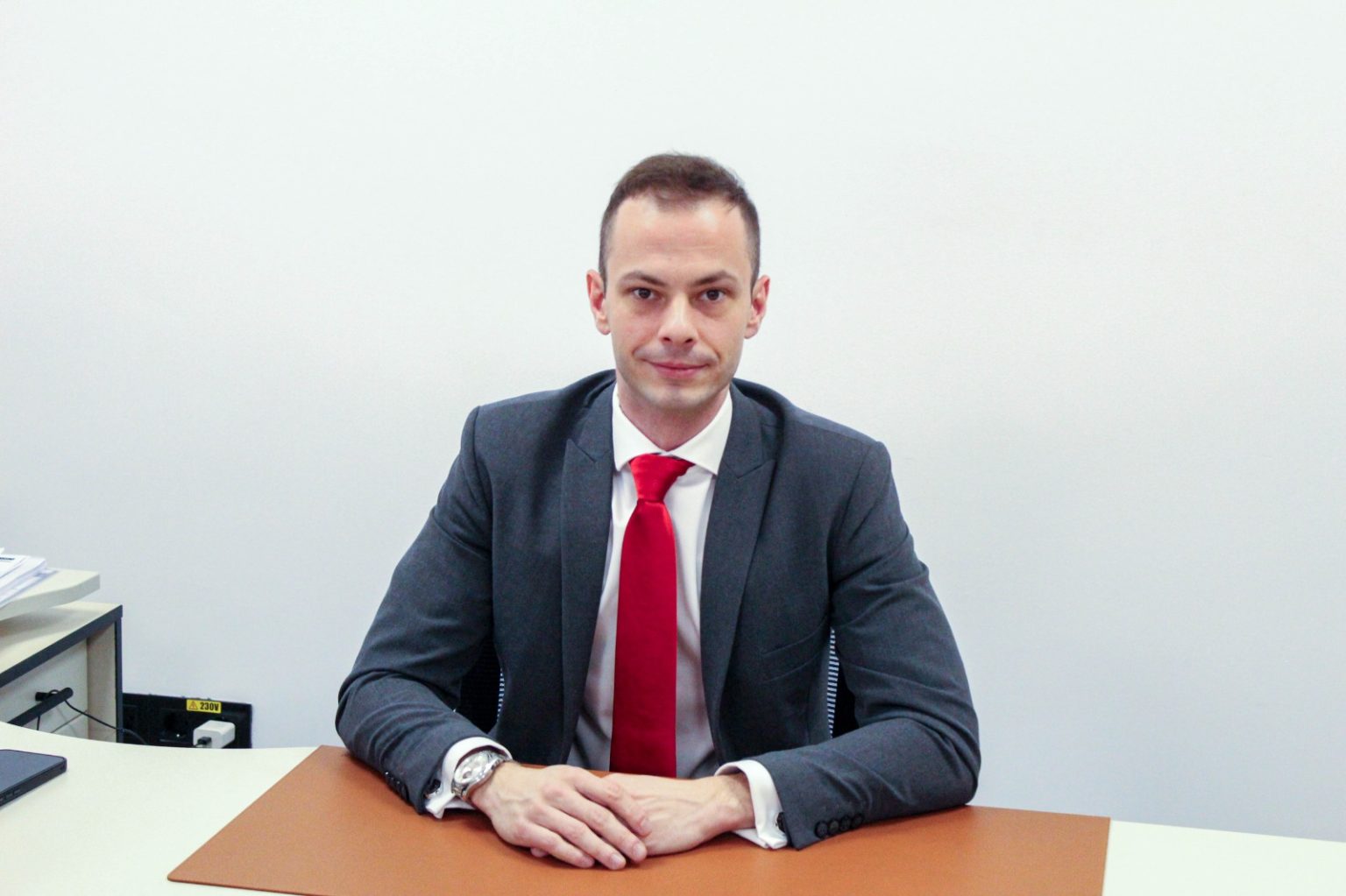 Medicul Mihnea Prundeanu directorul Spitalului Orasensc dr Traian Herta din Jibou va transmite urari de Paste Fericit