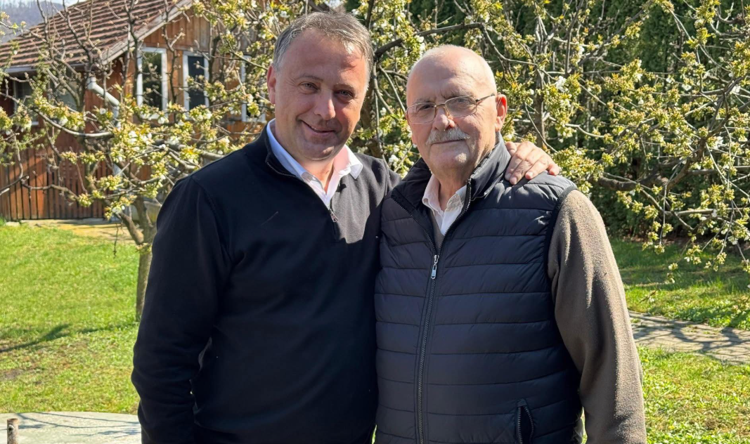 Momente emotionante trite de primarul Zalaului Florin Florian cu ocazia implinirii a 80 de ani de catre tatal su
