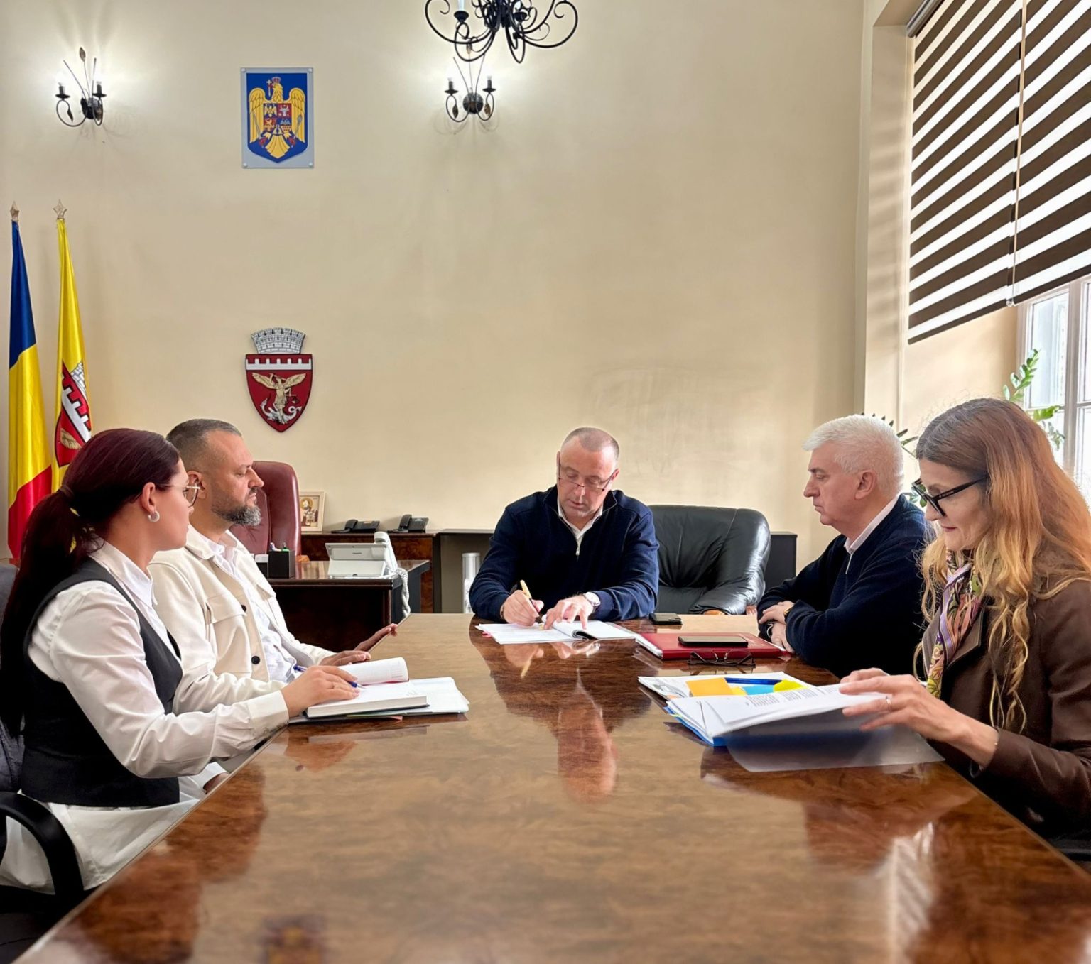 Primarul Florin Florian a semnatt contractul pentru edificarea centralei fotovoltaice din Zalau