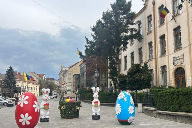Zalau ul se pregateste pentru Paste decoratiuni festive in diverse locuri din oras