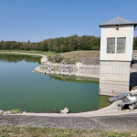 Situatie CRITICA la Lacul Varsolt Apele Romane au impus restrictii din cauza scaderii volumului de apa sub 30