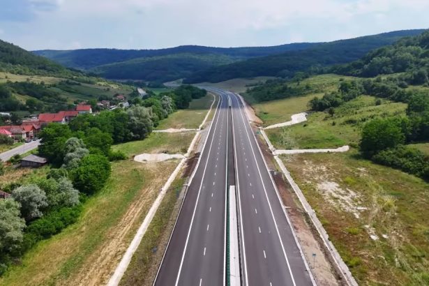 moment istoric maine dupa amiaza se inaugureaza autostrada dintre poarta salajului si zimbor